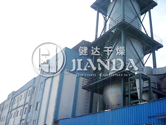 水解（jiě）蛋白壓力噴霧（wù）幹燥機調試現（xiàn）場2